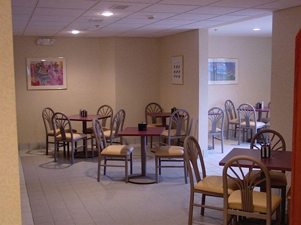 Chesapeake Inn And Suites Lexington Park Patuxent River Naval Air Station Kalifornien Exteriör bild
